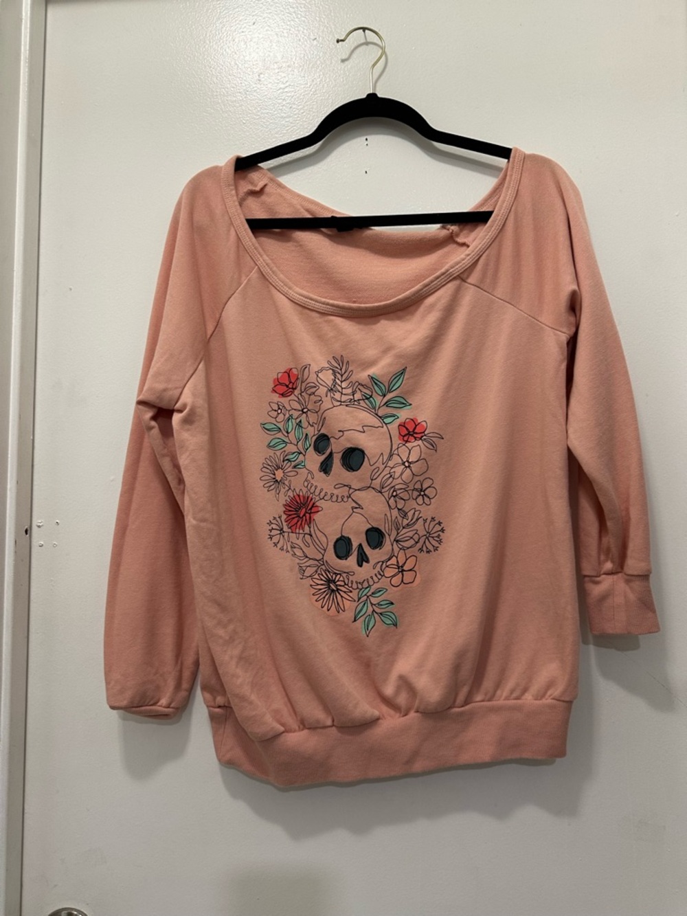 Torrid Peach Off-Shoulder Sweater with Floral Skull Graphic Sz 00 - Picture 2 of 5